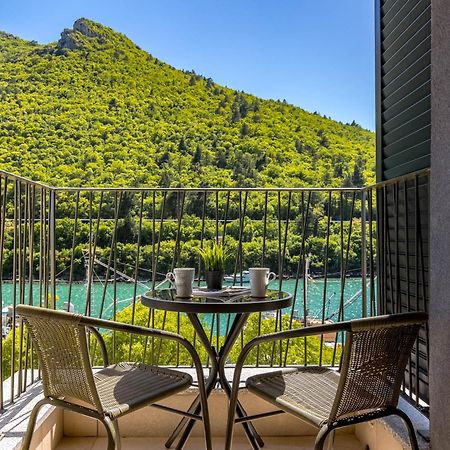 Seafront Villa Andrijana - Happy Rentals Plomin Ngoại thất bức ảnh