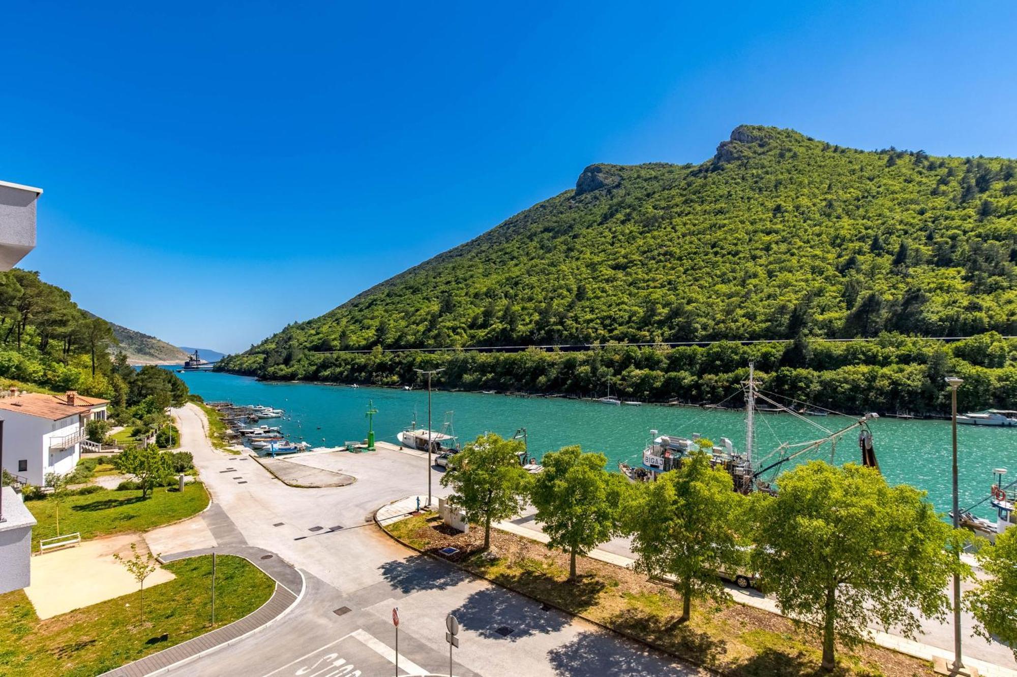 Seafront Villa Andrijana - Happy Rentals Plomin Ngoại thất bức ảnh
