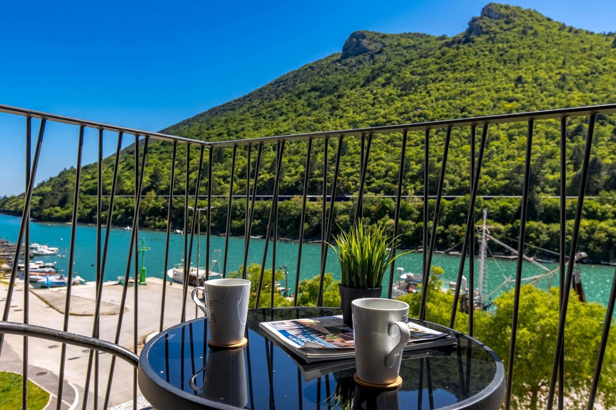 Seafront Villa Andrijana - Happy Rentals Plomin Ngoại thất bức ảnh